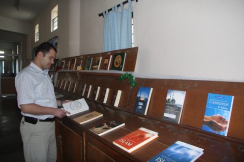 Books Contribution Ceremony at HMI